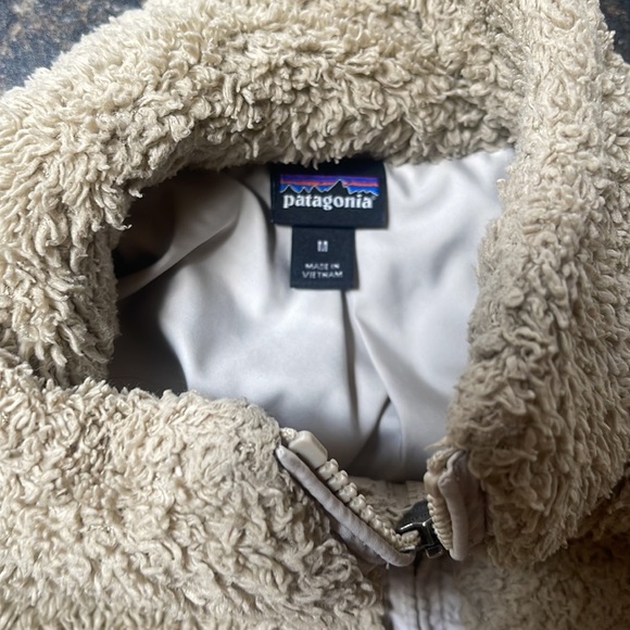 Patagonia zip up sweater - Picture 2 of 3